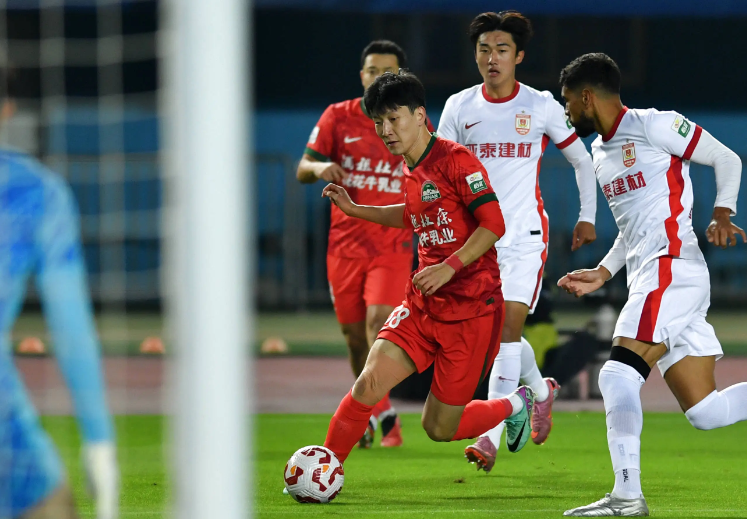 無奈：山東泰山多面手自由身離隊，加盟競爭對手，或重演方昊遺憾