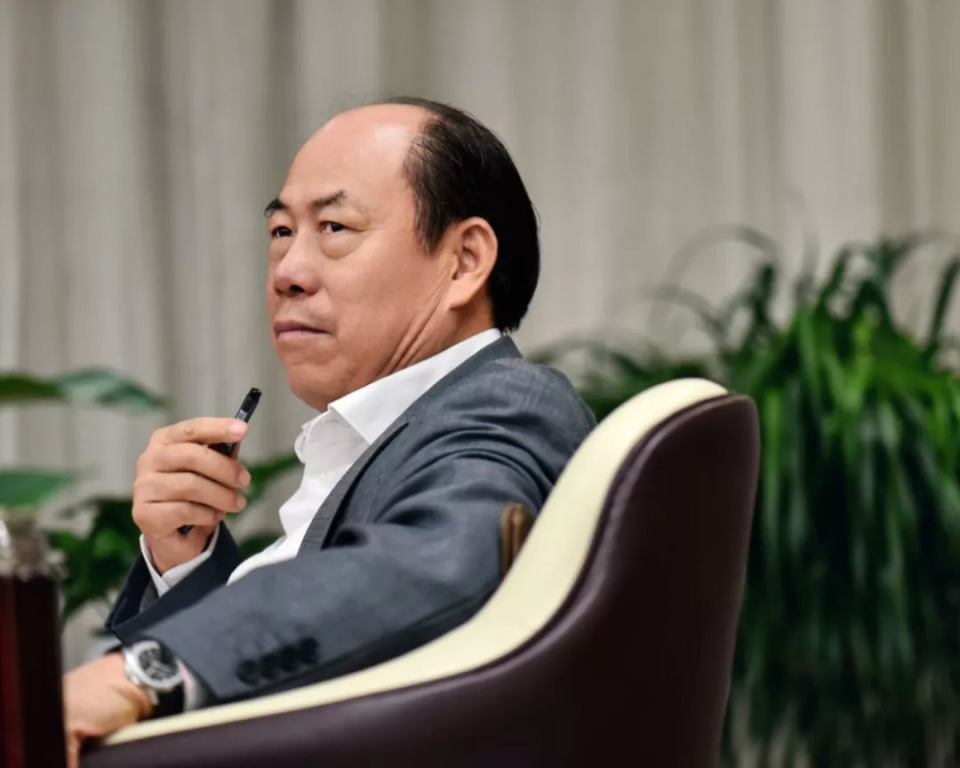 碧桂园暴雷之前,杨国强为何突然退休,把烫手山芋交给杨惠妍?_腾讯新闻