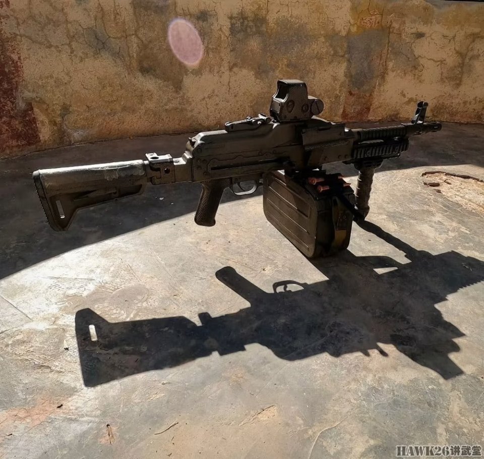 黎巴嫩真主党武装晒pkm突击机枪枪管大幅缩短便于城市作战