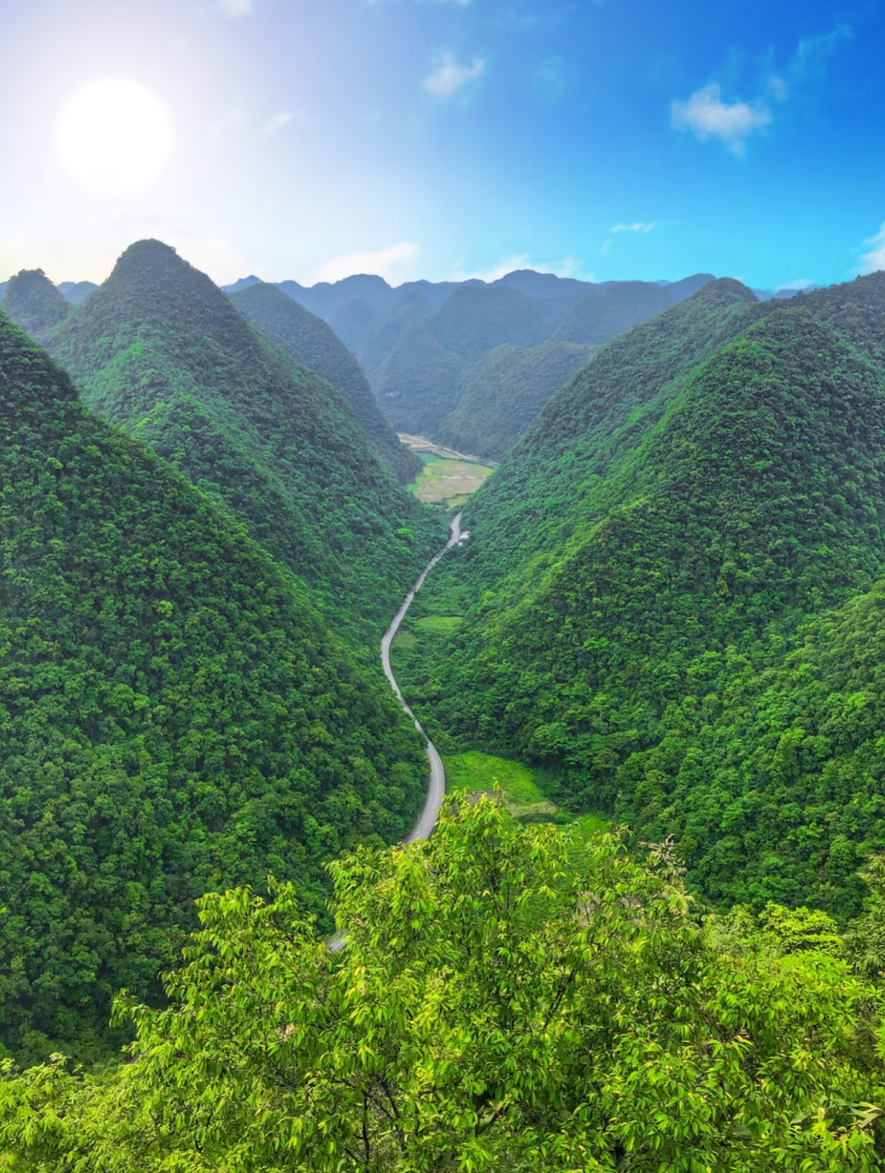 贵州茂兰：户外徒步者的天堂，看山川极致美景｜我要反向旅行_腾讯新闻