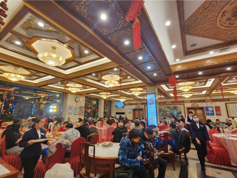 新春佳节餐饮火爆聚德华天老字号名菜受宠