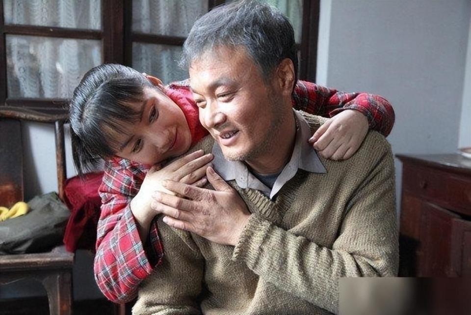 演员侯继林与孙松结婚24年无儿无女却被婆婆和丈夫宠成宝