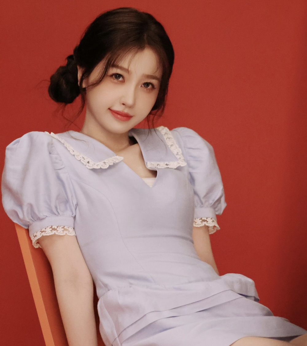 虞书欣司机违规,粉丝洗白却帮倒忙,新代言也没了_腾讯新闻