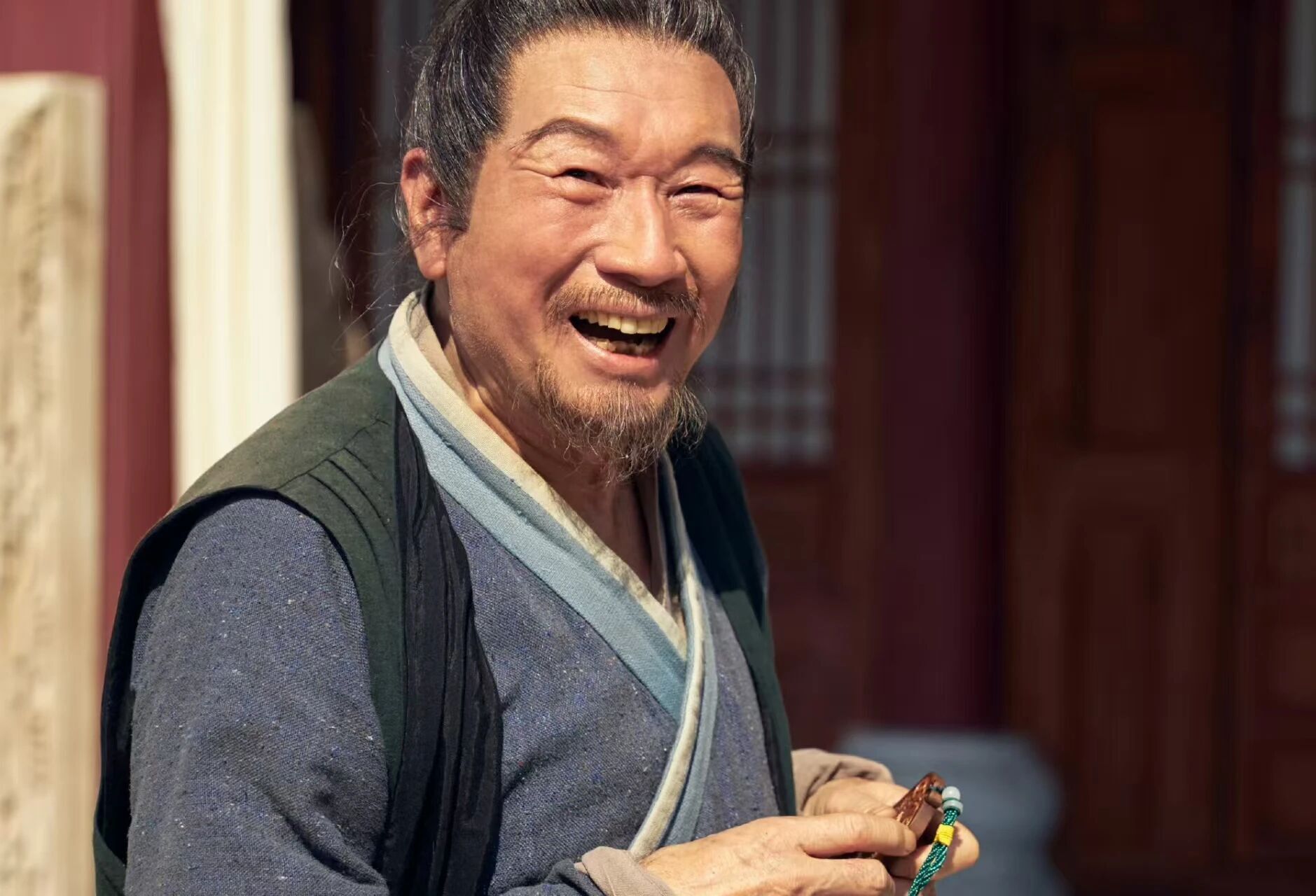 從《慶余年》等到《小城大事》，老戲骨王建國，再一次演活小人物鄭德生 - 