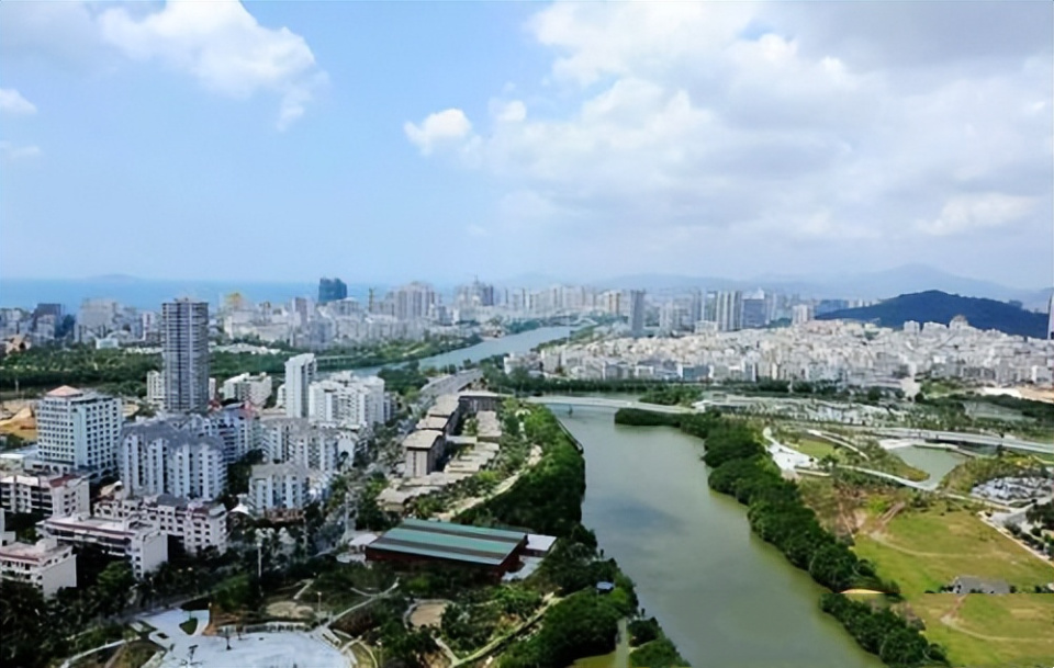 海南中线哪里更适合过冬避寒和旅居养老，全方位解析来了_腾讯新闻