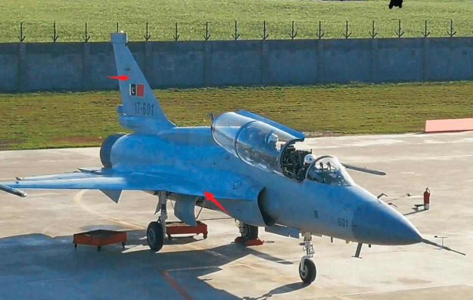 这么多的四代机也需要有教练机来培训