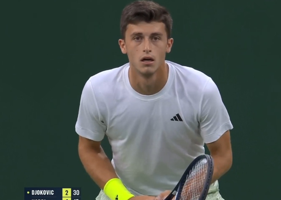 第二局,双方在局点形成多拍僵持,纳尔迪正手直线得分,扳平比分,deuce