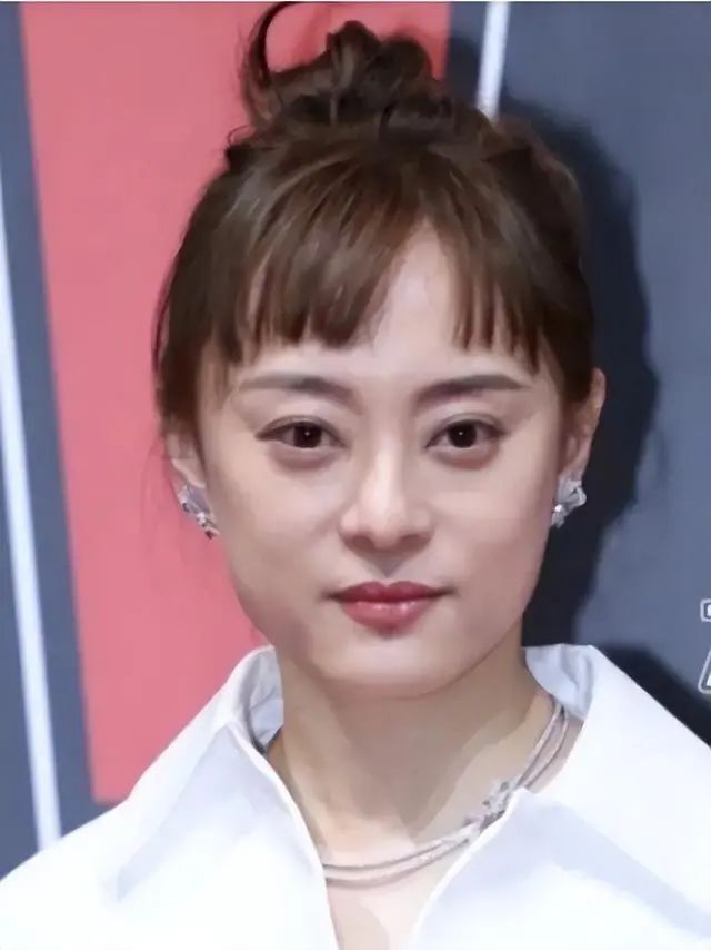 41岁孙俪和44岁胡杏儿同框:一个又美又飒,一个有好几根白发了_腾讯