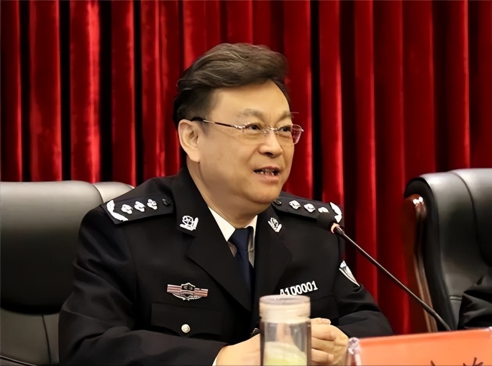 处于二审阶段的落马厅长王文海突然病亡，背后有何隐情？_腾讯新闻