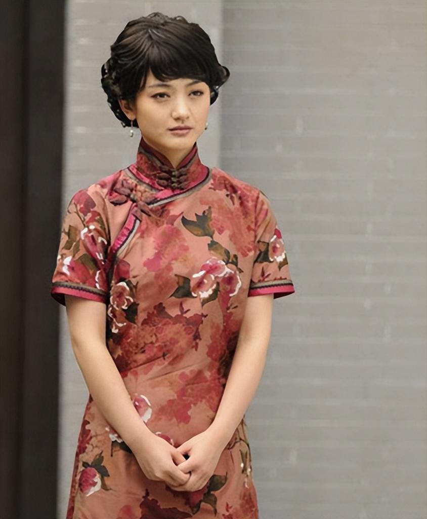 演员朱杰:24岁出演《潜伏》走红,事业巅峰期低调嫁富豪_腾讯新闻