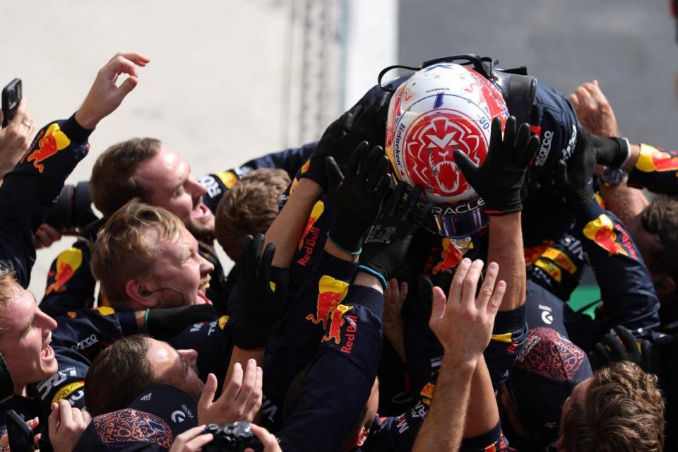 F1一周大事：维斯塔潘意大利站夺冠 汉密尔顿与队友关系跌至冰点_腾讯新闻