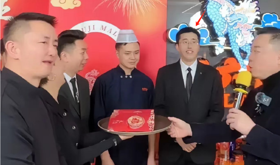 麻六记再传喜讯！直播间破十万人，张兰去日本多天疑似见男友_腾讯新闻