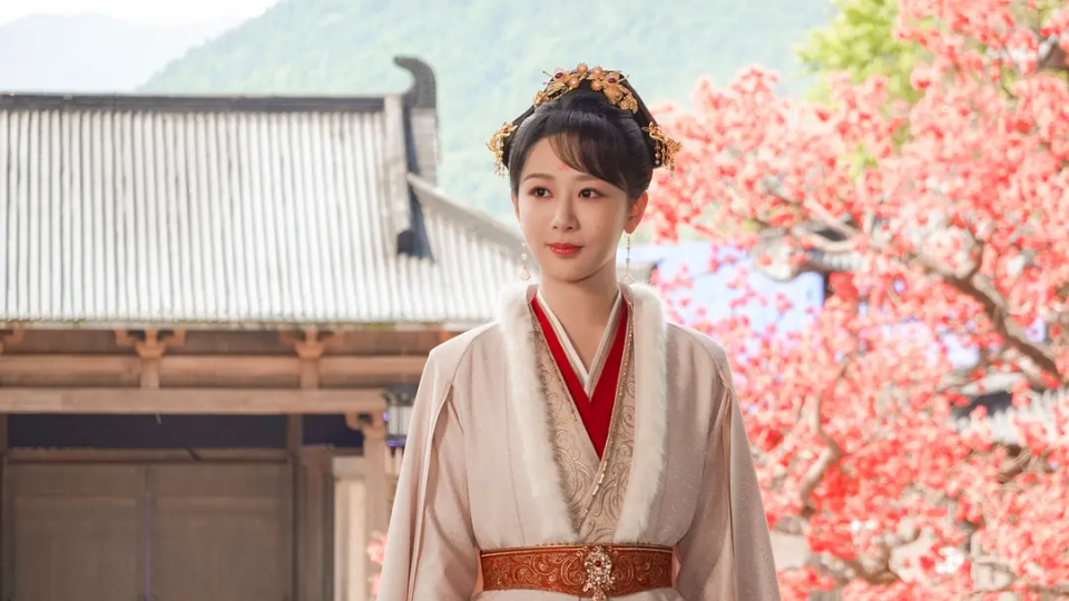 好家伙,杨紫又一古装剧来了,搭档李现,《去有风的地方》导演执导_腾讯