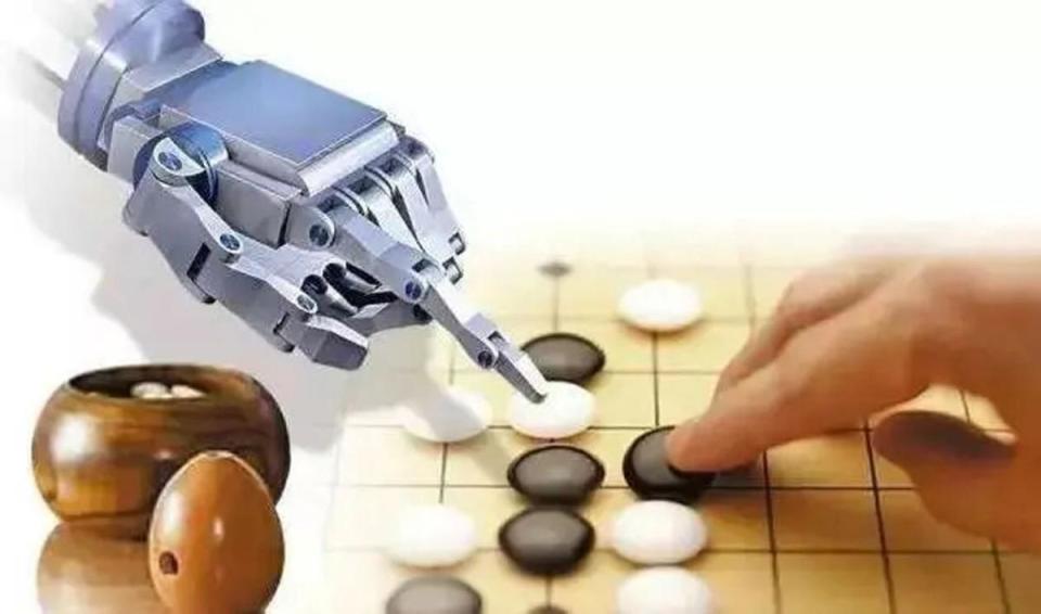 以前人工智能攻克了中国象棋,国际象棋等,围棋一直是人工智能不能触碰