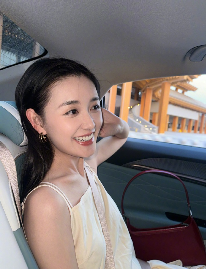 23岁蒋依依偷税漏税,被认定为"劣迹艺人"?工作室回应了