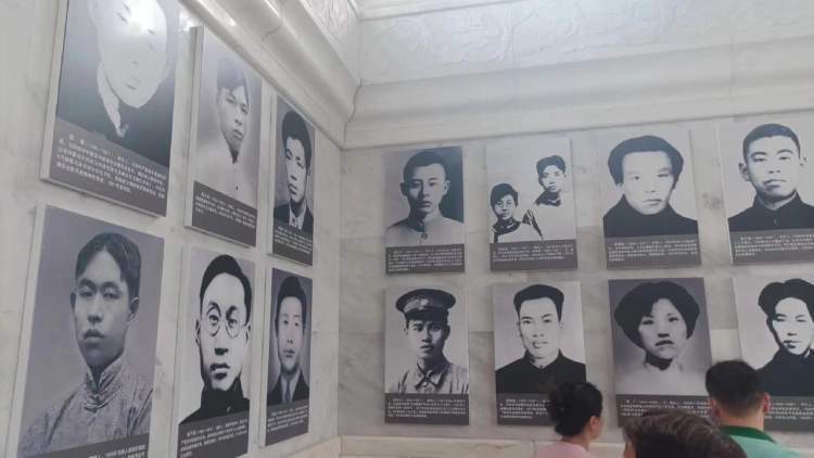 瞻仰湖南烈士公园