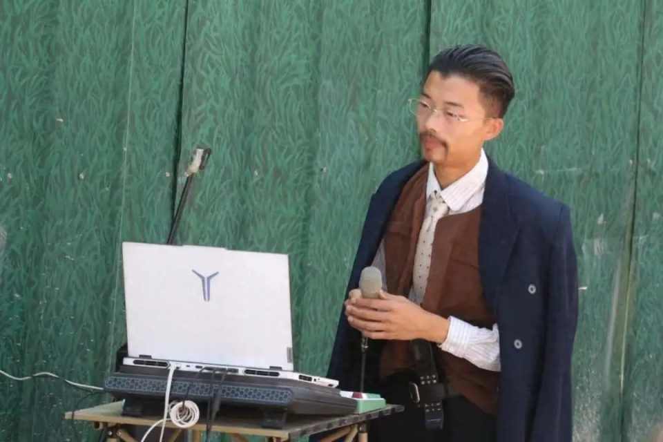 郭有才一夜爆红探秘:67火出圈背后,是抖音的网红"流水线"