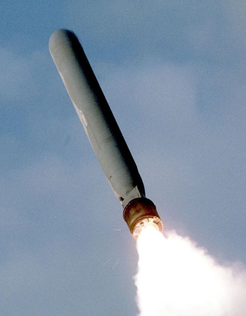 后来,休斯不断被收购,转卖,战斧巡航导弹现在属于雷神公司的拳头产品.