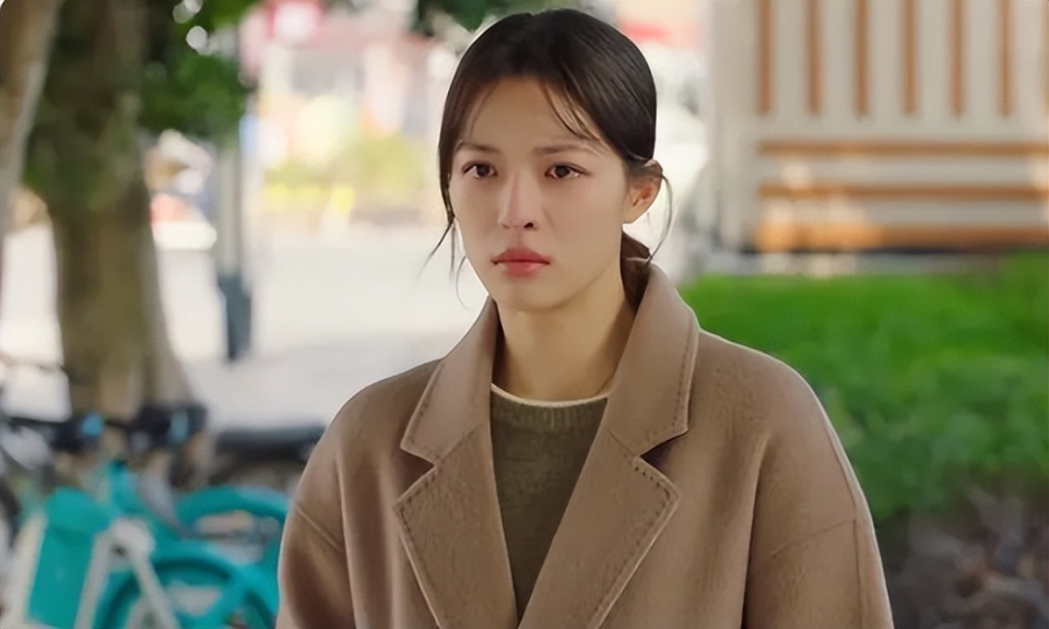 《生活在别处的我》已经正式的开播,主要演员是刘学义和钟楚曦,将