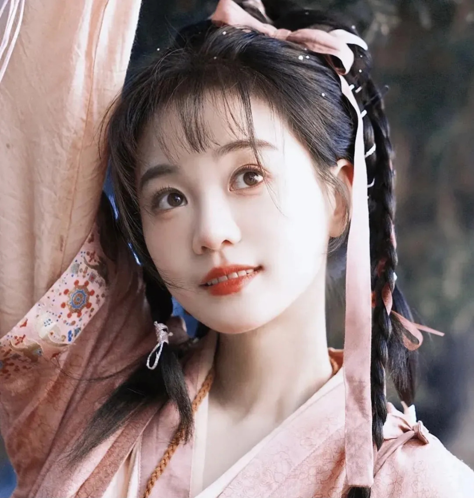 《落花时节又逢君》补拍完成,新女主漂亮演技好,刘