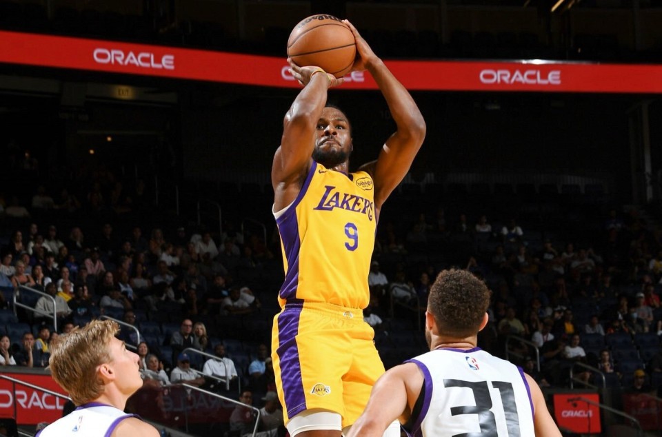 nba夏联:布朗尼首秀9中2仅4分 克内克特12分湖人负国王蓝队