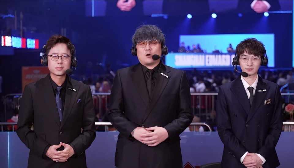 LPL世纪大和解！王多多重回决赛，解说天团诞生，Uzi搭档Rookie_腾讯新闻