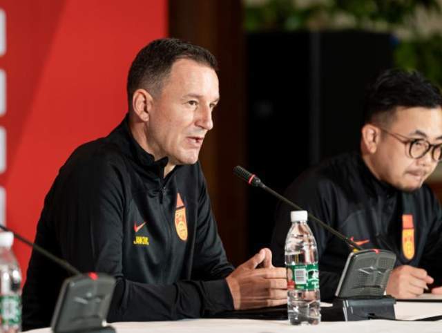 扬科维奇只要身体素质上去了中国男足就有一定能力进世界杯