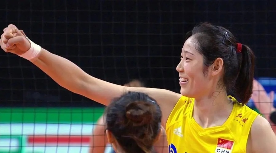 朱婷重回女排主攻7选4王云蕗张常宁稳固巴黎12人呼之欲出