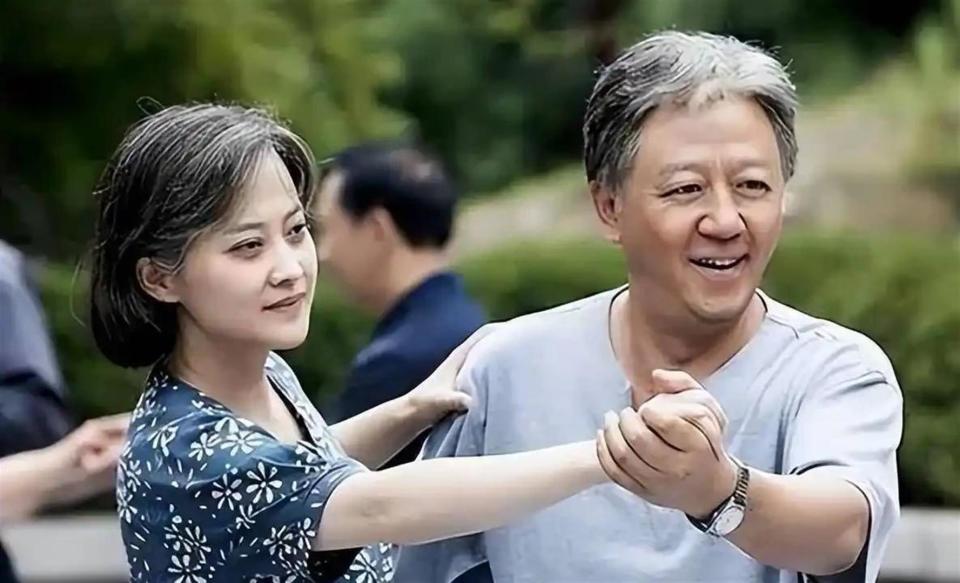 父母爱情的作者编剧刘静58岁离世，原型是她父母，遗憾难言_腾讯新闻