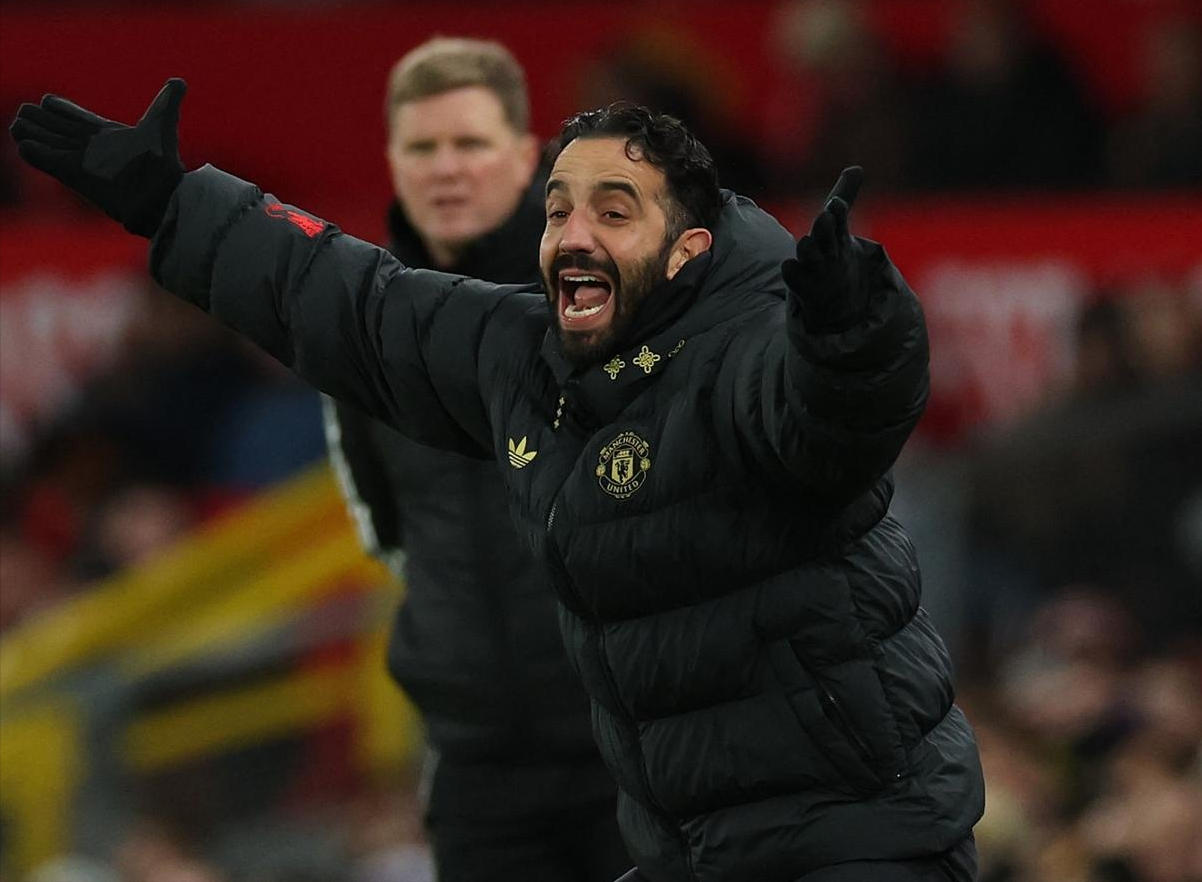 開竅了：曼聯祭新陣型，僅33%控球率仍贏，阿莫林賽後自豪表態 - 