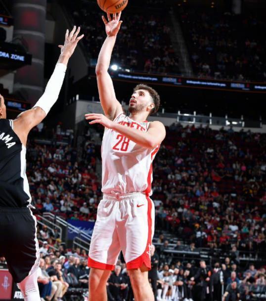 亞當斯賽季報銷，火箭不簽新中鋒？斯通給出解釋：前場籃板仍第1 - 