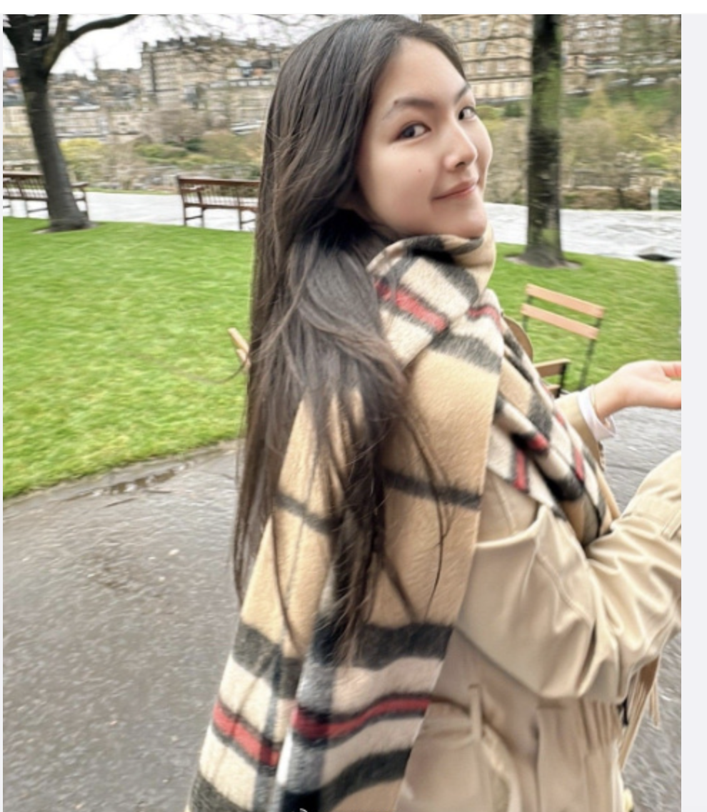 14岁王诗龄现状:和王岳伦看展,穿4万块行头,小s女儿却无辜躺枪_腾讯