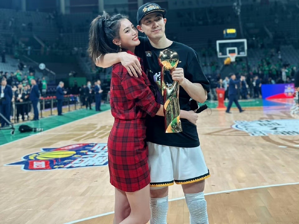 的确,这个赛季的辽宁男篮有过坎坷,常规赛也并不是联盟第一,但是最后