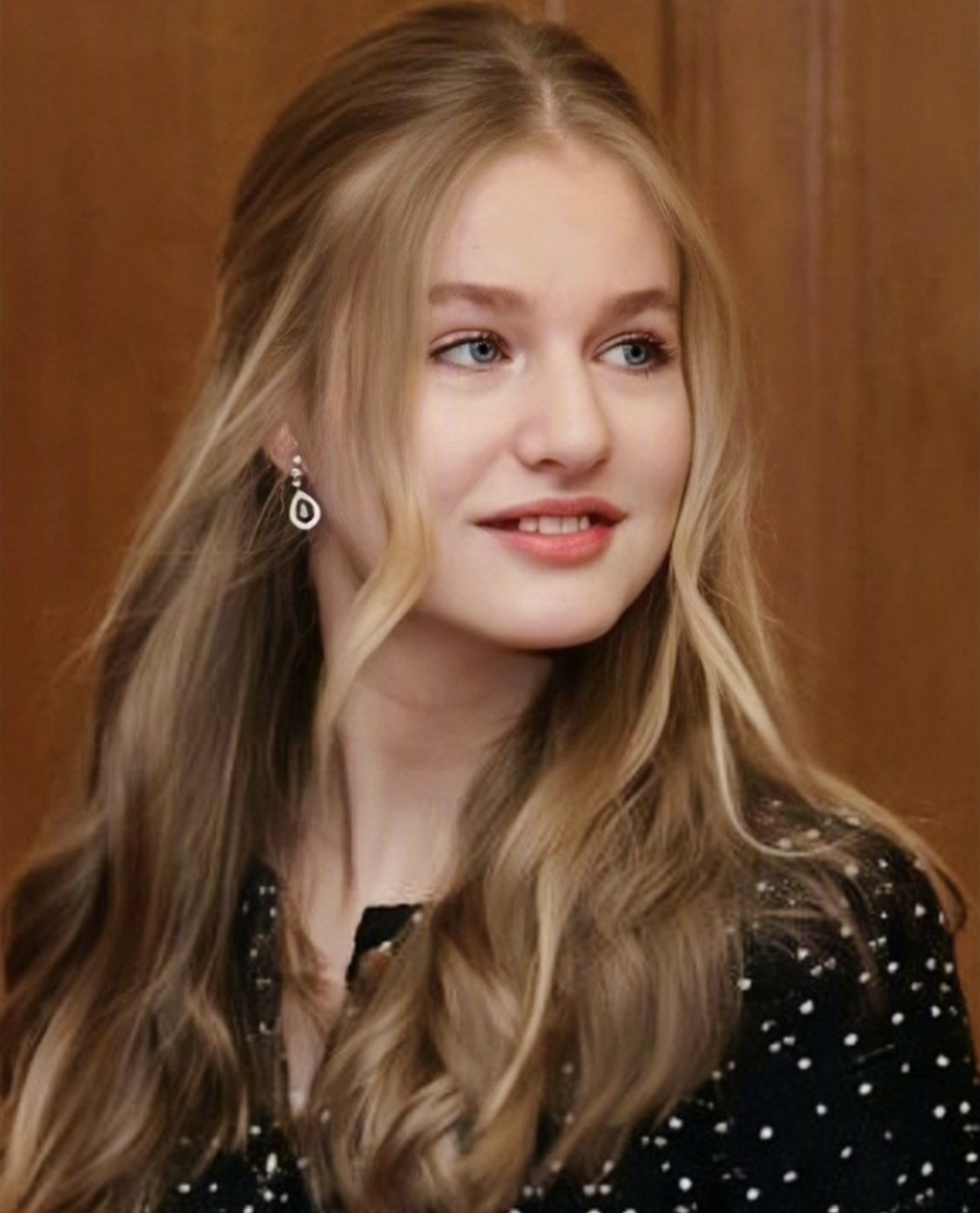 欧洲最美公主年满18岁:一出生就挽救了王室,网友却更羡慕她妹妹