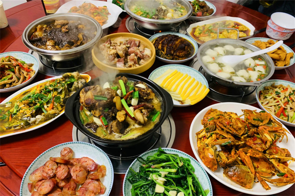 湖北真正的美食原来是它!上桌就是主角,网友:自创的小火锅?