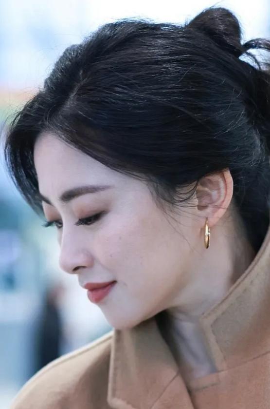 马苏被拍变化大,美人迟暮?85前"大花",为何状态差距如此之大_腾讯新闻