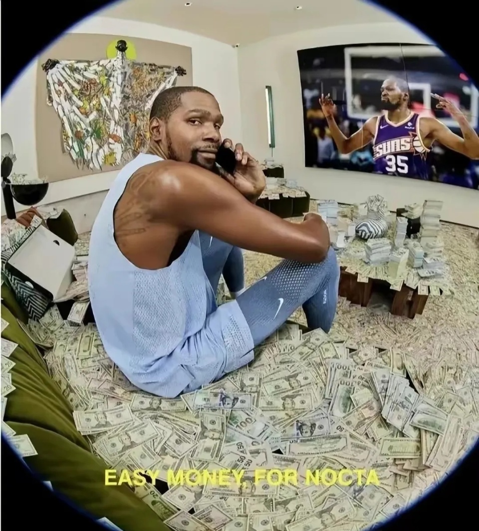 杜兰特狂炫富将百元美金大钞当沙发垫与地毯铺满了整个游泳池