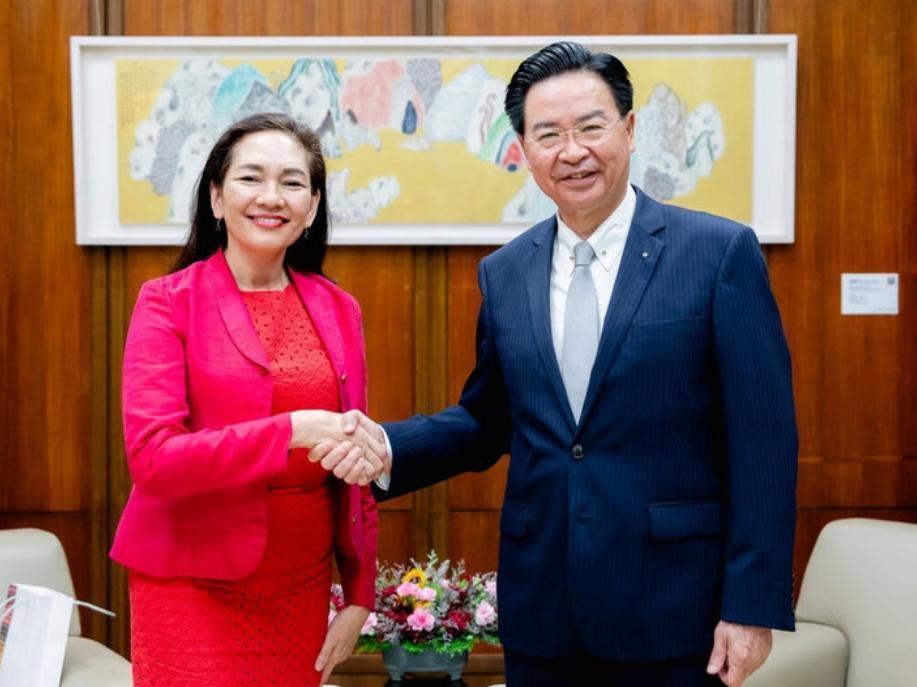 乌克兰踩的雷,菲律宾又趟了一遍,马科斯该庆幸:中国