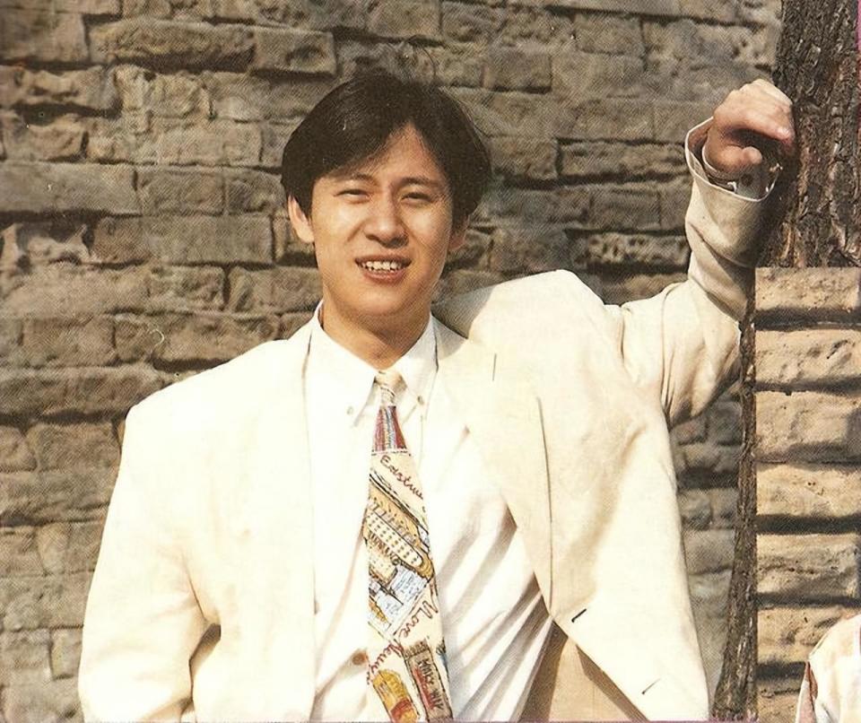 90年代内地当红歌手现状:解晓东成人生赢家,屠洪刚"浪"不动了_腾讯