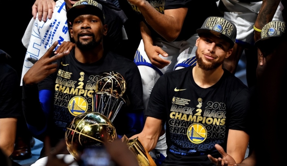 库里生涯6次总决赛数据如何?真巨星