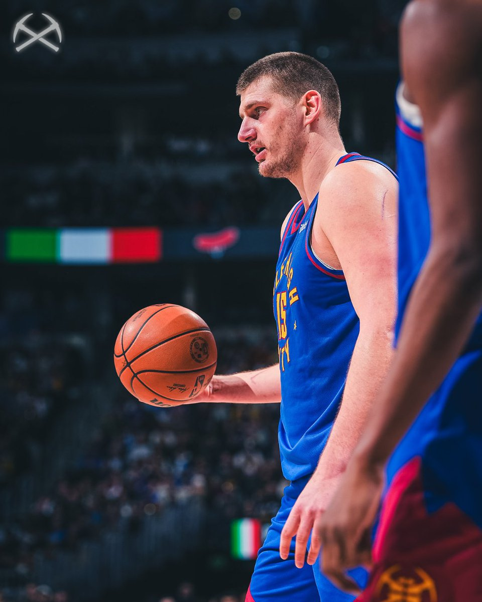 冲第三座mvp约基奇16中11轰双20三双狂刷纪录近50年首人