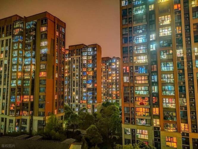 一边2亿豪宅被抢光，一边国家开始收二手房：楼市最真实的一幕出现了_腾讯新闻