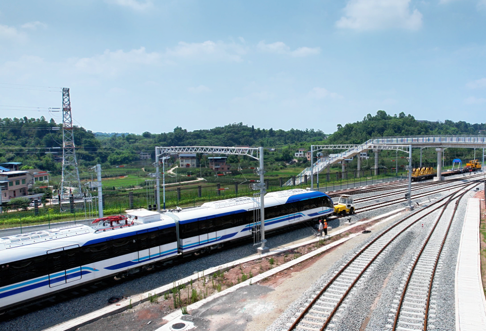 华龙网讯(记者 刘艳 通讯员 濮加红)6月15日,重庆市郊铁路璧铜线首