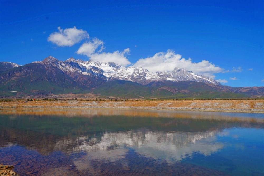 云南2023年春节旅游收入怎么样(2020 上半年云南旅游总收入达到多少钱)