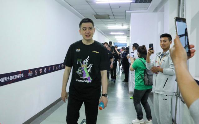 cba今日6场大战杨鸣领戒指赵睿复出战深圳闵鹿蕾阻击老东家