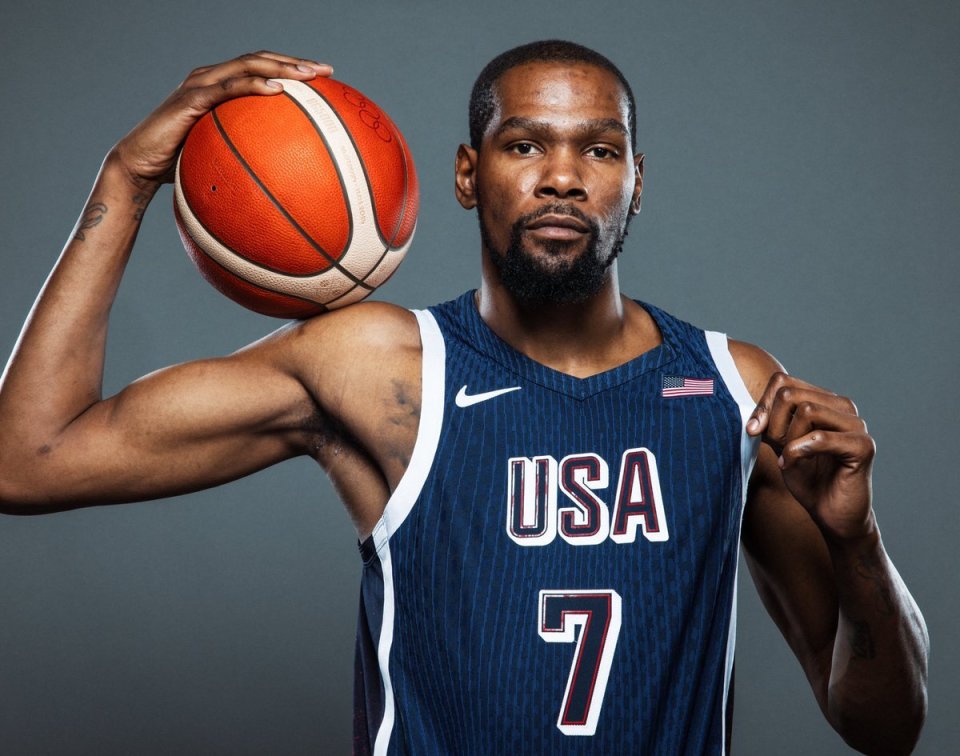 杜兰特复出首秀 8分钟全中砍21分约基奇无解 fiba大杀器归位