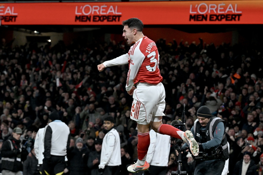 快意復仇！榜首大戰變成一邊倒，30分鐘4球摧毀苦主，槍手挺得住 - 