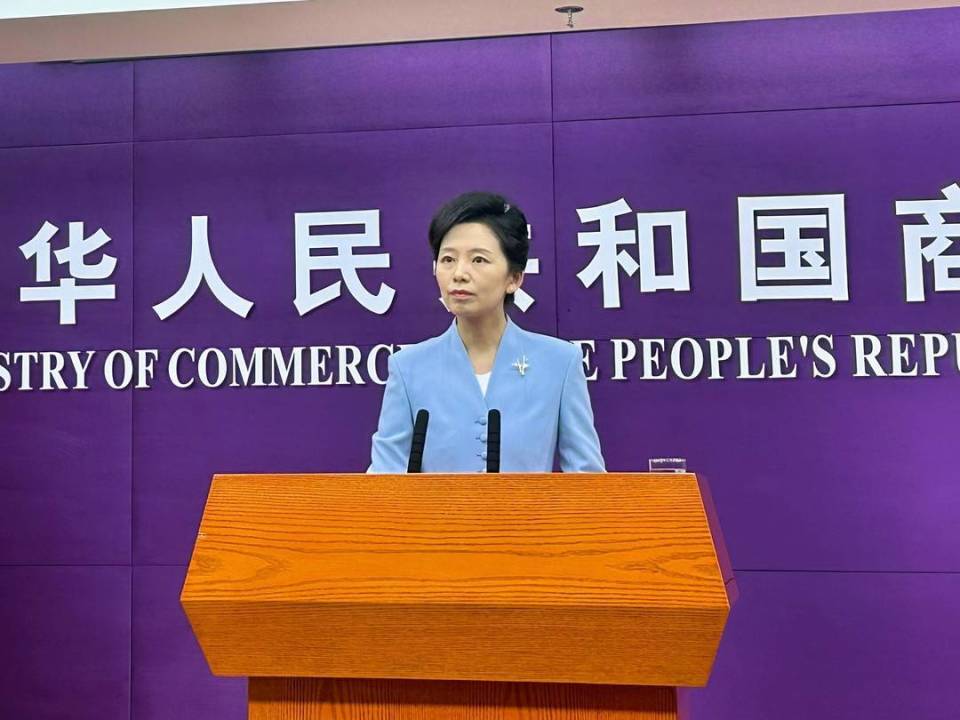 商务部答封面新闻：推动实体零售引入智能导购、虚拟现实技术_腾讯新闻