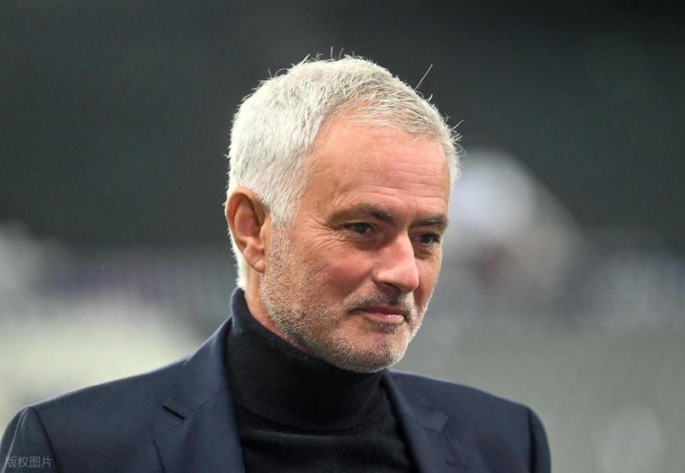 5-0，62岁穆帅发威：率队大胜而归+一夜逼近葡超榜首