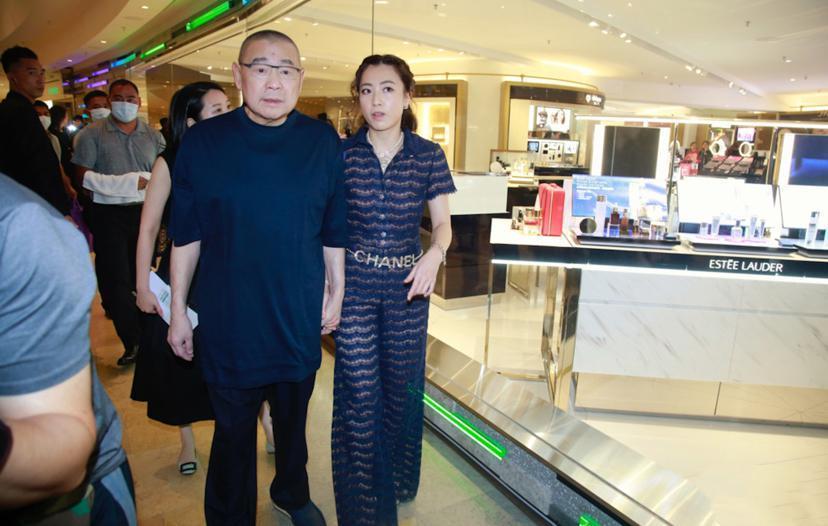 刘銮雄购吕丽君豪宅细节曝光,4000万须存银行还债,她无法自由使用